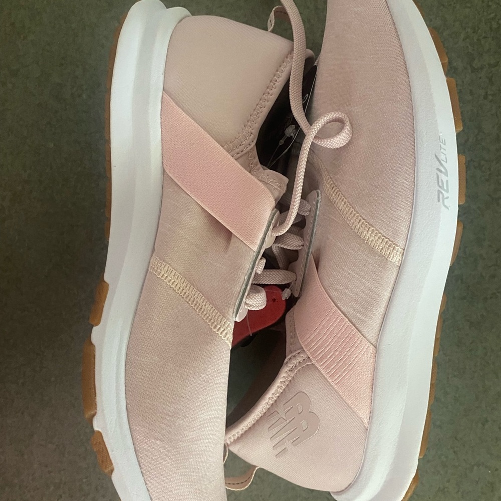 NWT New Balance Nergize sneakers - Picture 3 of 4